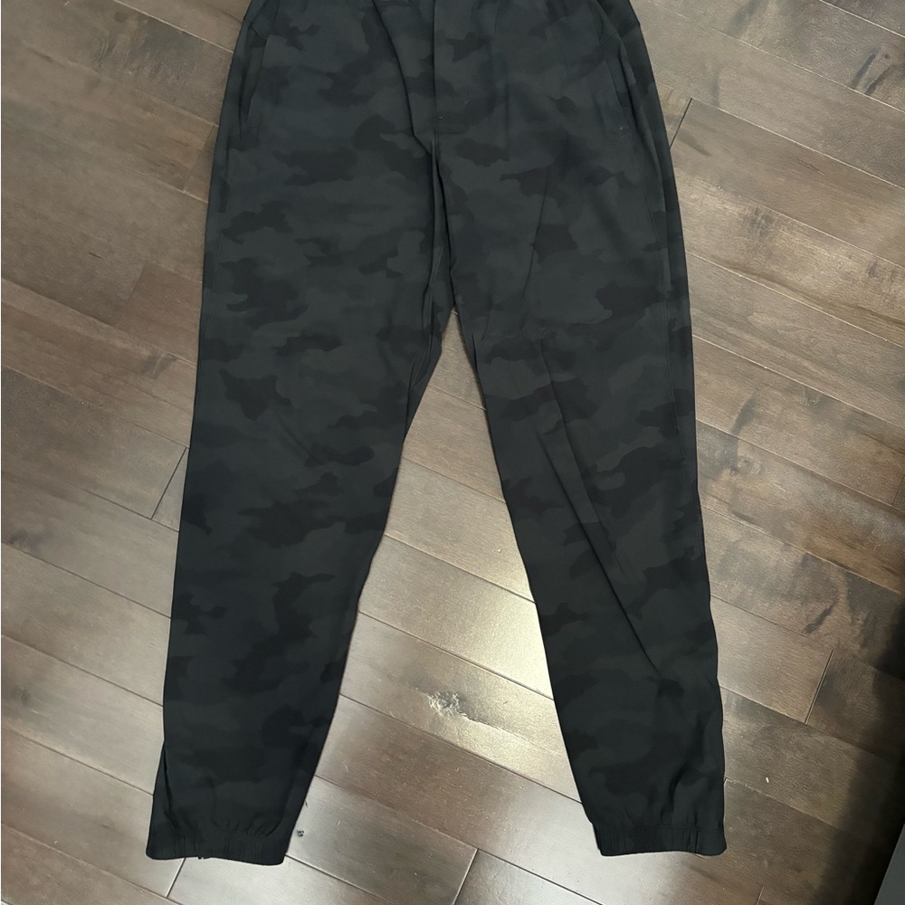 Lululemon surge jogger